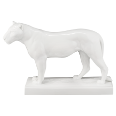 Lioness standing, white, H 31 cm