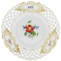Open Work Plate, 2 flowers, centre, light gold accents, gold rim, Ø 19 cm