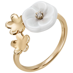 Ring Royal Blossom Bouquet, 3 Blossom S/XS/XS, 750 yellow gold, 1 porcelain blossom S, 1 brilliant 0,02 ct, TW, VSI, full cut goo