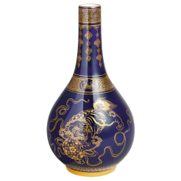 Vase, Fu dogs on cobalt blue ground, gold decoration, num., lim., H 24,5 cm