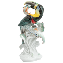 Toucan, Combination of inglaze and overglaze painting, H 47 cm